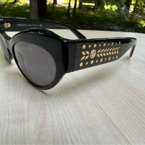 AUTHENTIC Versace Oversized Black & Gold Sunglasses for women NEW in box & case